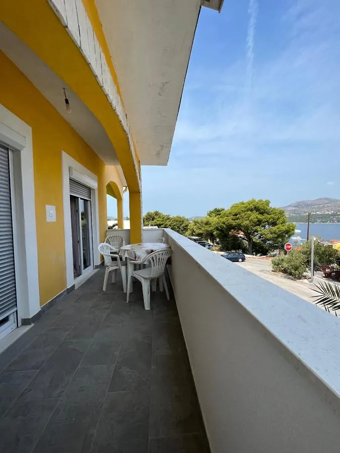 Apartment Vujcic 2 Donji Okrug  Croatia